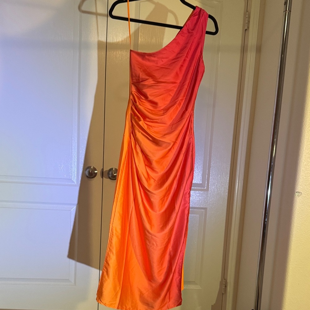 One-Shoulder Ombré Orange-Pink Draped Satin Dress - Beach Riot x Anthropology